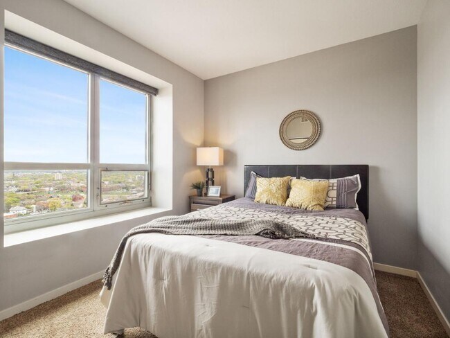 Building Photo - 929 Portland Ave