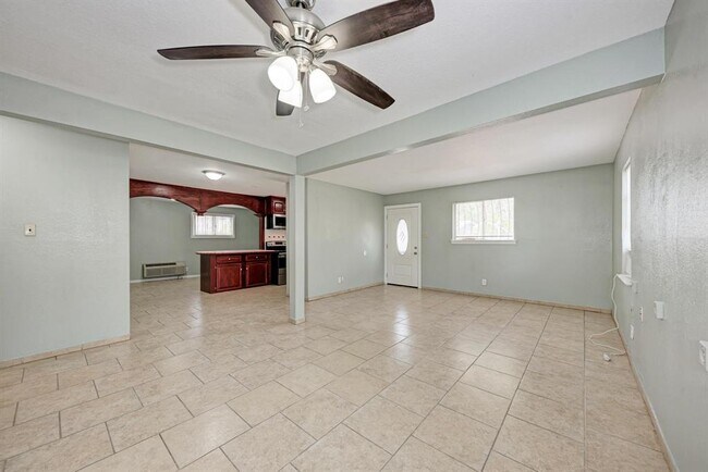 Building Photo - 4701 Bandera Rd