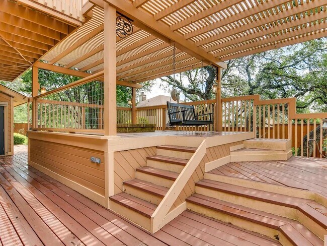 Building Photo - 1713 Bay Hill Dr