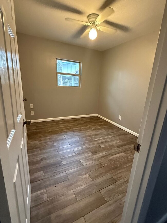 Building Photo - Newly Renovated 4 Bedroom 1.5 Bathroom Family Home