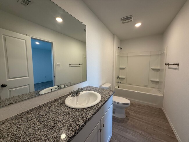 Building Photo - 3Bd 2Ba in Voss Farms Community, NBTX