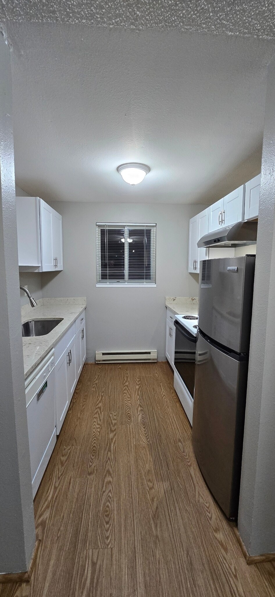 Building Photo - 9830 Southwest Lookout Terrace