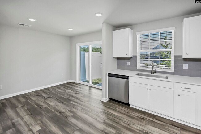 Building Photo - 244 Bones Rd