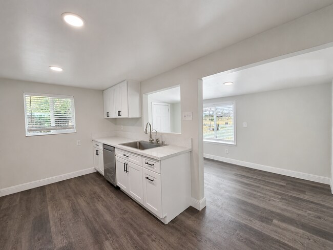 Building Photo - 10990 Twin Cities Rd