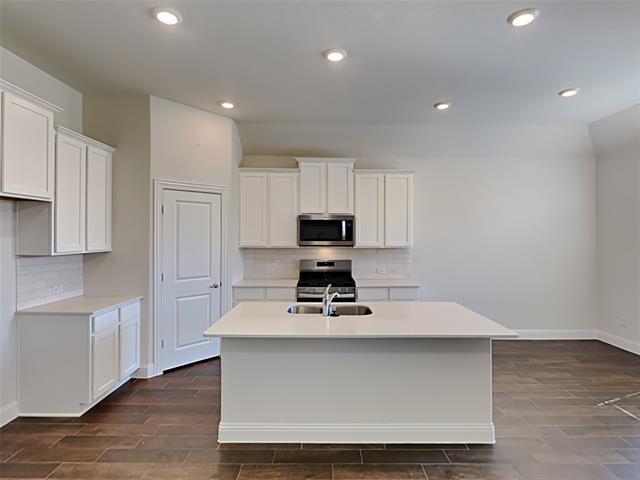 Building Photo - 11136 Canyon Mine Dr