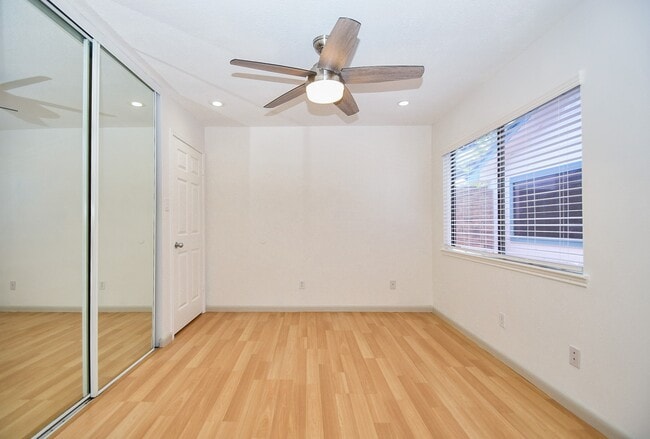 Building Photo - 15803 Lakedale Dr