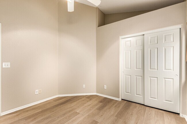 Building Photo - Beautiful 3 bedroom home in Ahwatukee Foothills with sparkling pool!