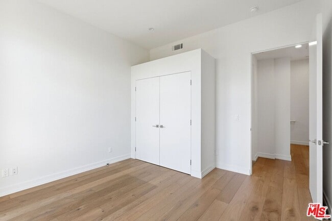 Building Photo - 1041 N Spaulding Ave