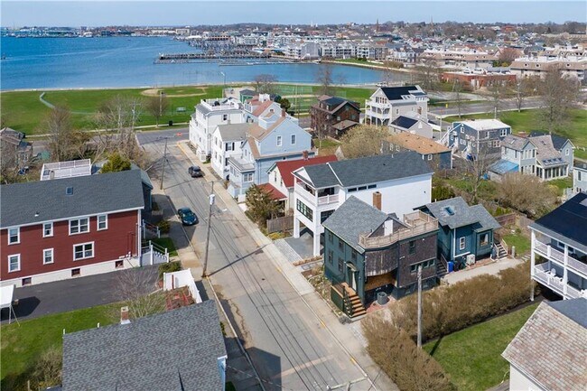 Building Photo - 24 Houston Ave