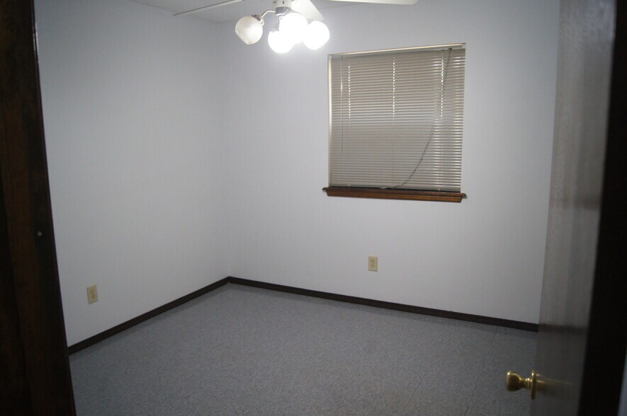 Building Photo - 1213 Frederick Dr