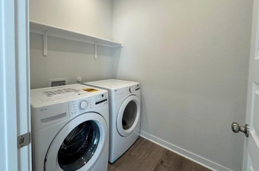 Building Photo - 113 Cutleaf Cv