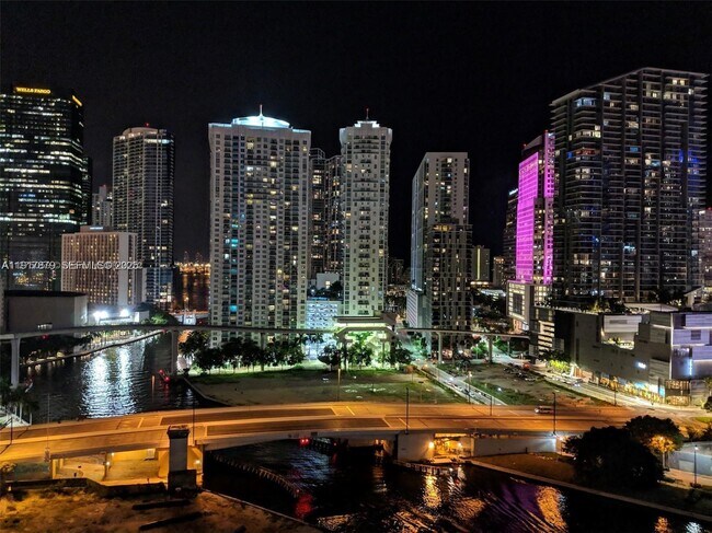 Building Photo - 92 SW 3rd St