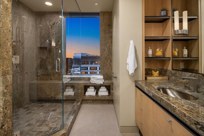 Building Photo - 3Bd/2.5Ba One Lincoln Tower Penthouse