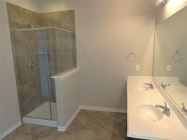 Building Photo - 17222 Hannah Oaks Ln