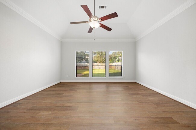 Building Photo - 15526 Cabildo Dr