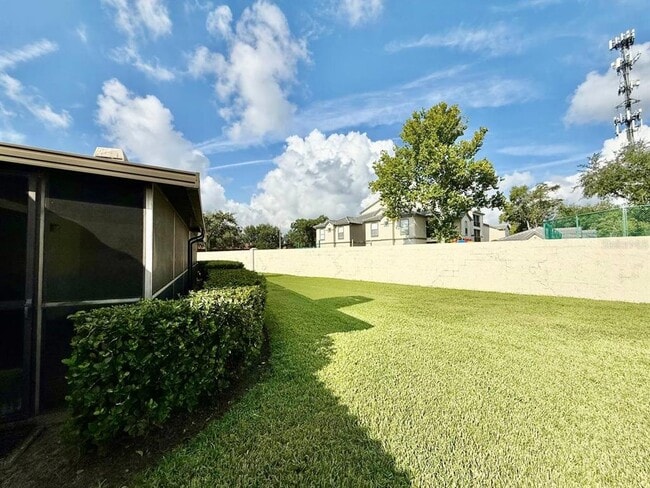 Building Photo - 18308 Aintree Ct