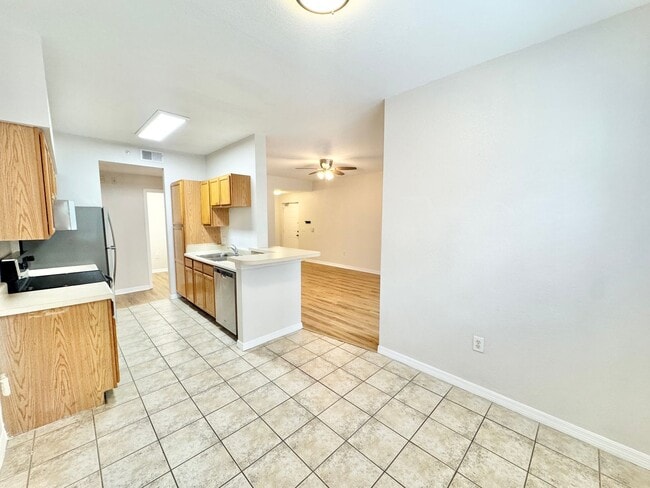 Building Photo - ** FAIRWAY PRESERVE ** 2 BED / 2 BATH COND...