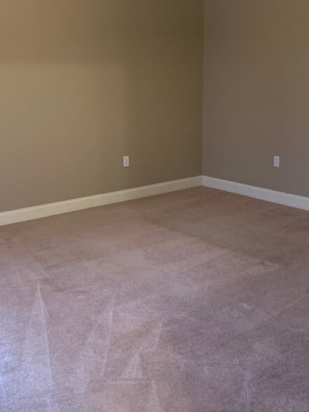 Building Photo - 4000 McHugh Rd