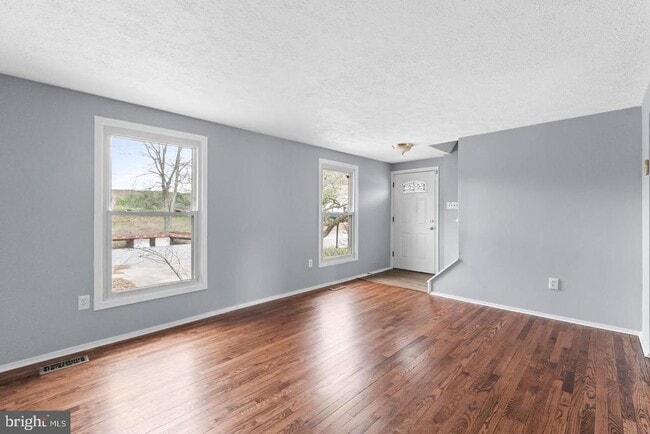 Building Photo - 8018 Covington Ave