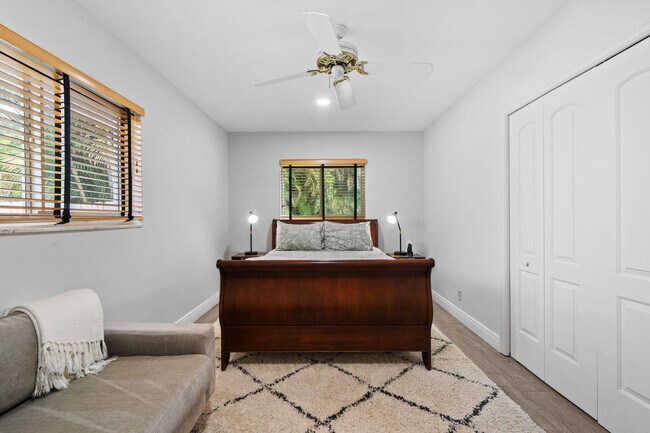 Building Photo - 326 Seven Isles Dr