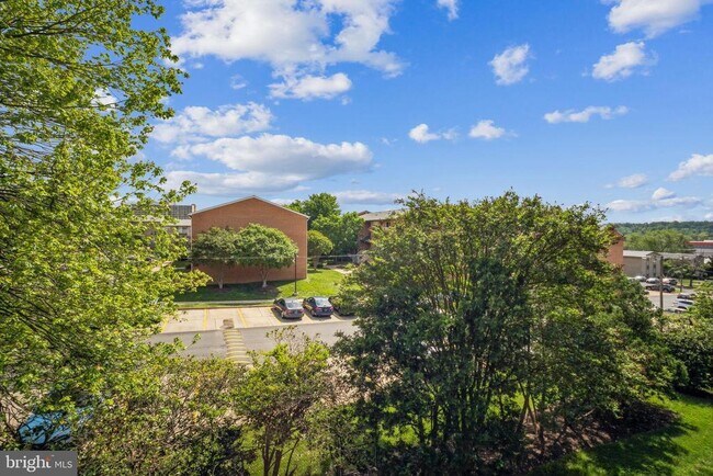 Building Photo - 6220 Edsall Rd