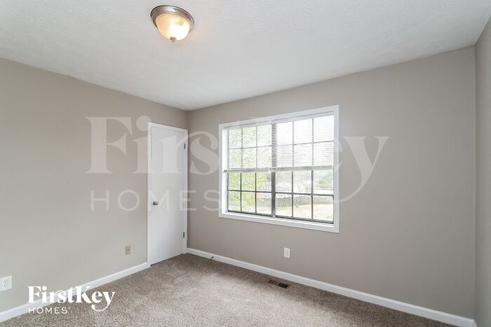 Building Photo - 3762 Cambridge Dr SW