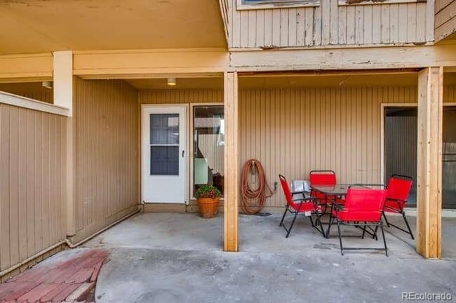 Building Photo - Beautifully Remodeled 3 bedroom Townhome in the Pinery.