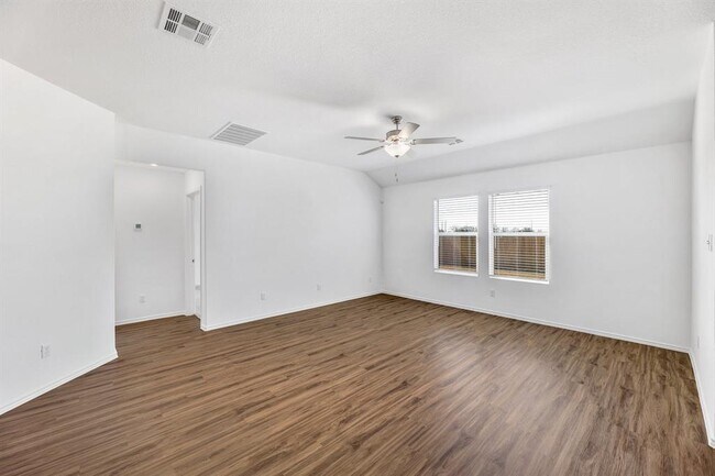 Building Photo - 303 Chickasaw Ln