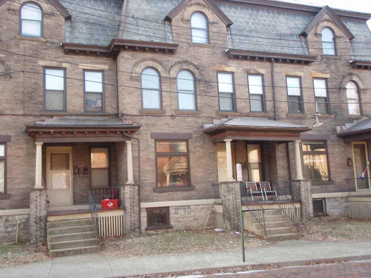 front exterior - 255 W Hubbard Ave