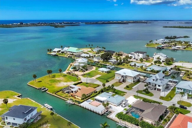 Building Photo - 1915 Pennsylvania Ave