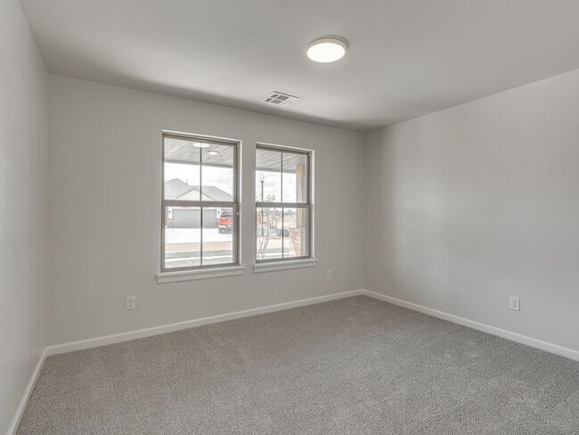 Building Photo - New Home In Yukon!