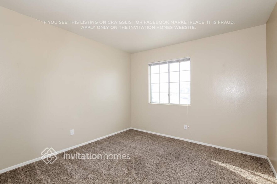 Building Photo - 10483 N 76th Dr