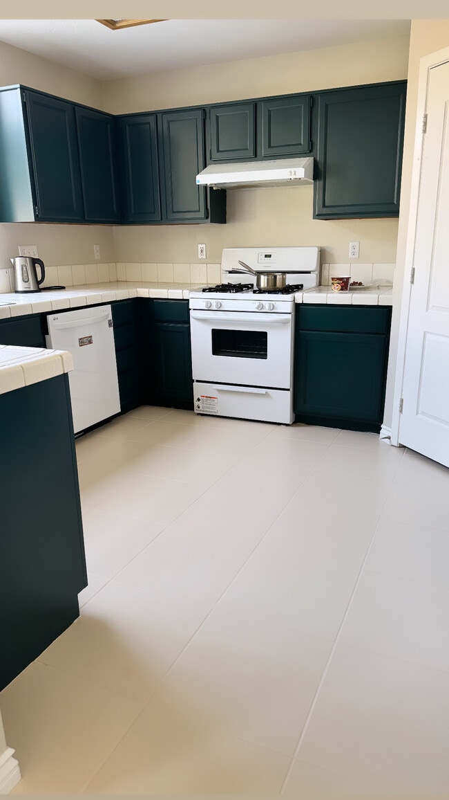 Building Photo - 2136 Birch Gray Dr