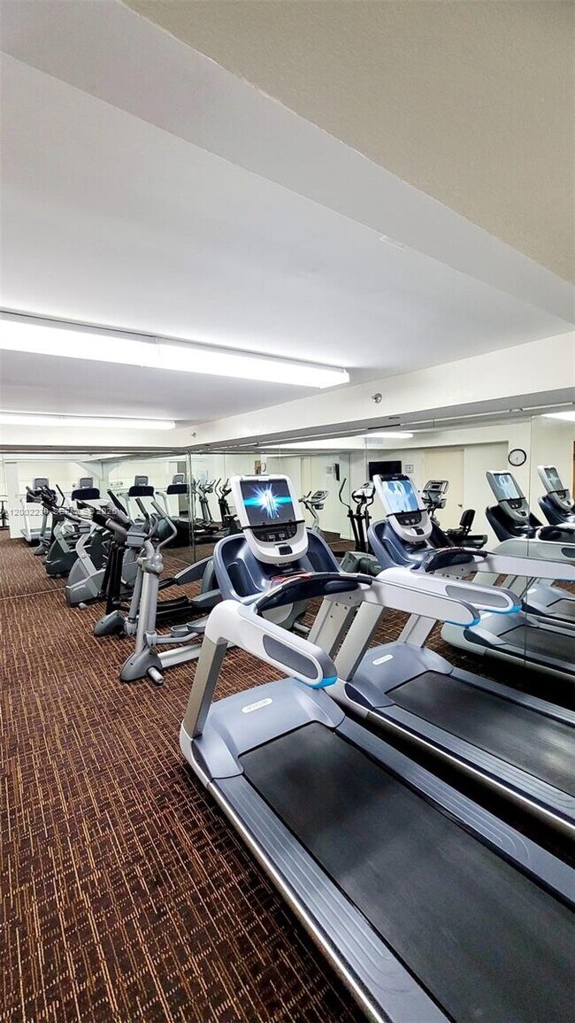 Building Photo - 18151 NE 31st Ct