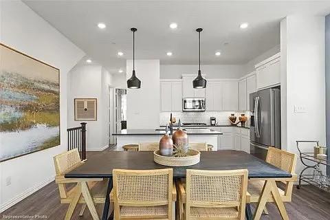 Building Photo - 4300 Henderson Ave