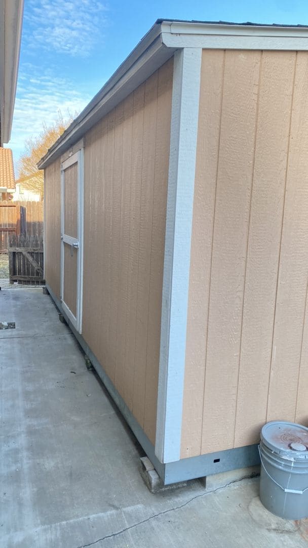 Building Photo - Riverbank