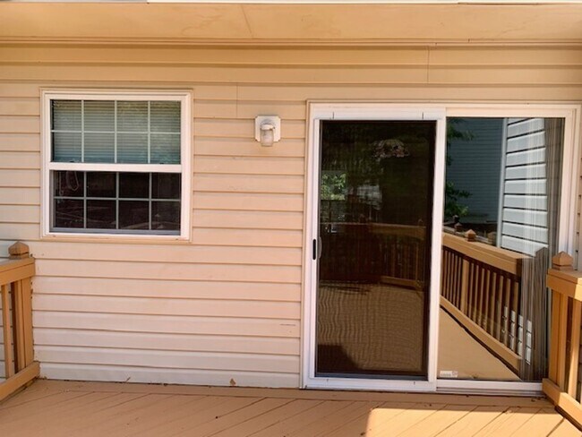 Building Photo - 3207 Water Lily Ct