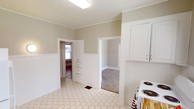 Building Photo - KJKLLC-Carlton Street