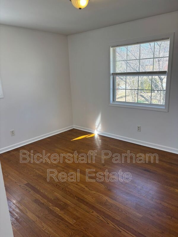 Building Photo - 5844 Blueridge Dr