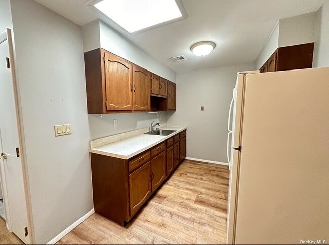 Building Photo - 306 Torquay Ct