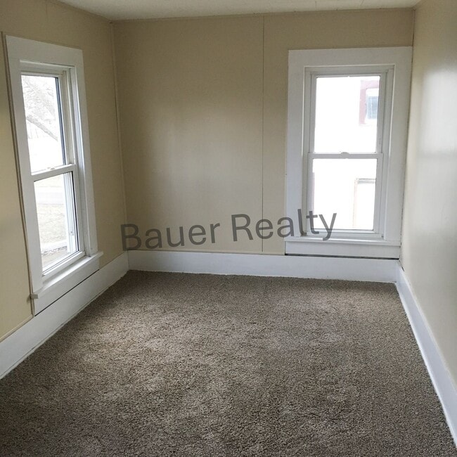 Building Photo - Renovated Two Bedroom Home