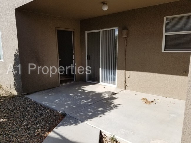 Building Photo - 7438 E Horseshoe Ln