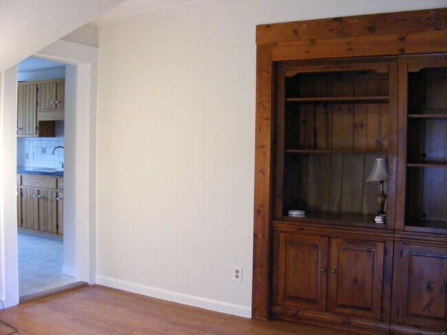 Building Photo - 524 Villa Ave