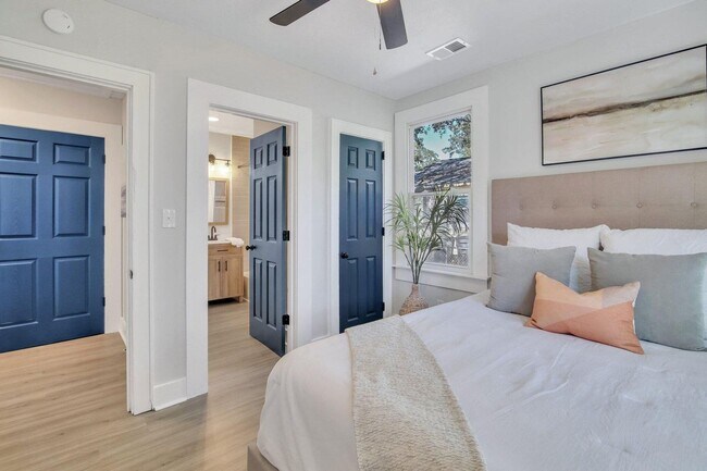 Building Photo - Beautifully renovated 3 bedroom, 2 bathroom home in the heart of North Charleston