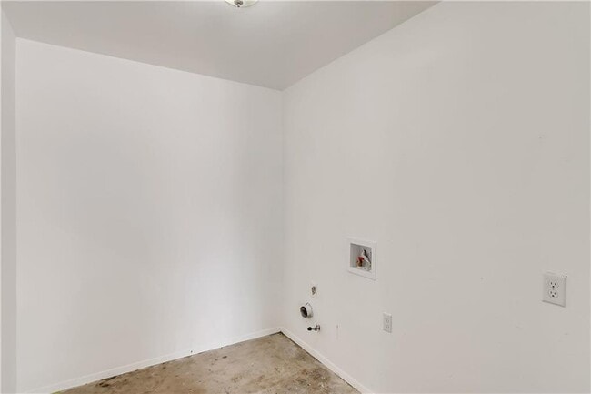 Building Photo - 102 Nicole Cove