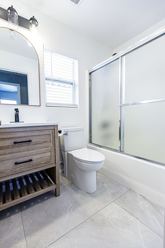 Building Photo - 3 story home