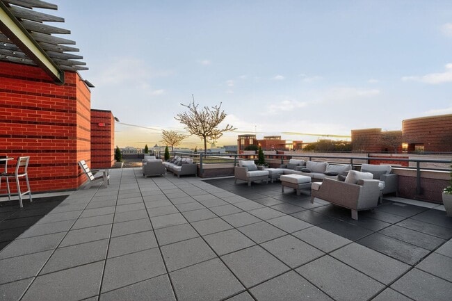 Building Photo - Available Now! High End 2 Bed 2 Bath in Luxury Building with Pool, Gym, Parking