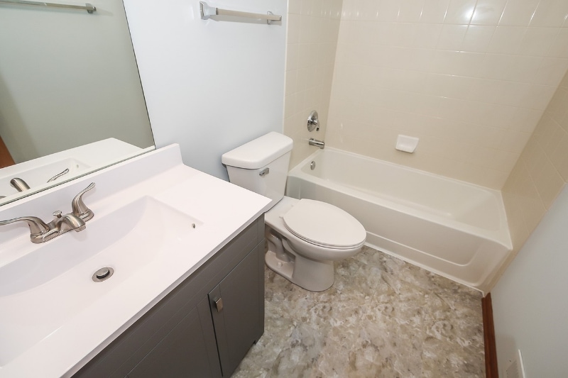 Building Photo - 720 Woodewind Dr