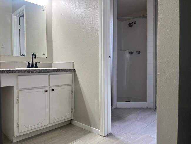 Building Photo - 1815 Westwood Dr