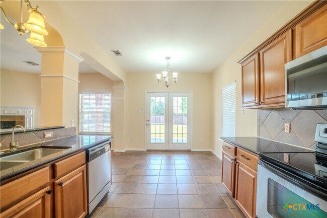 Building Photo - 206 Crowfoot Dr